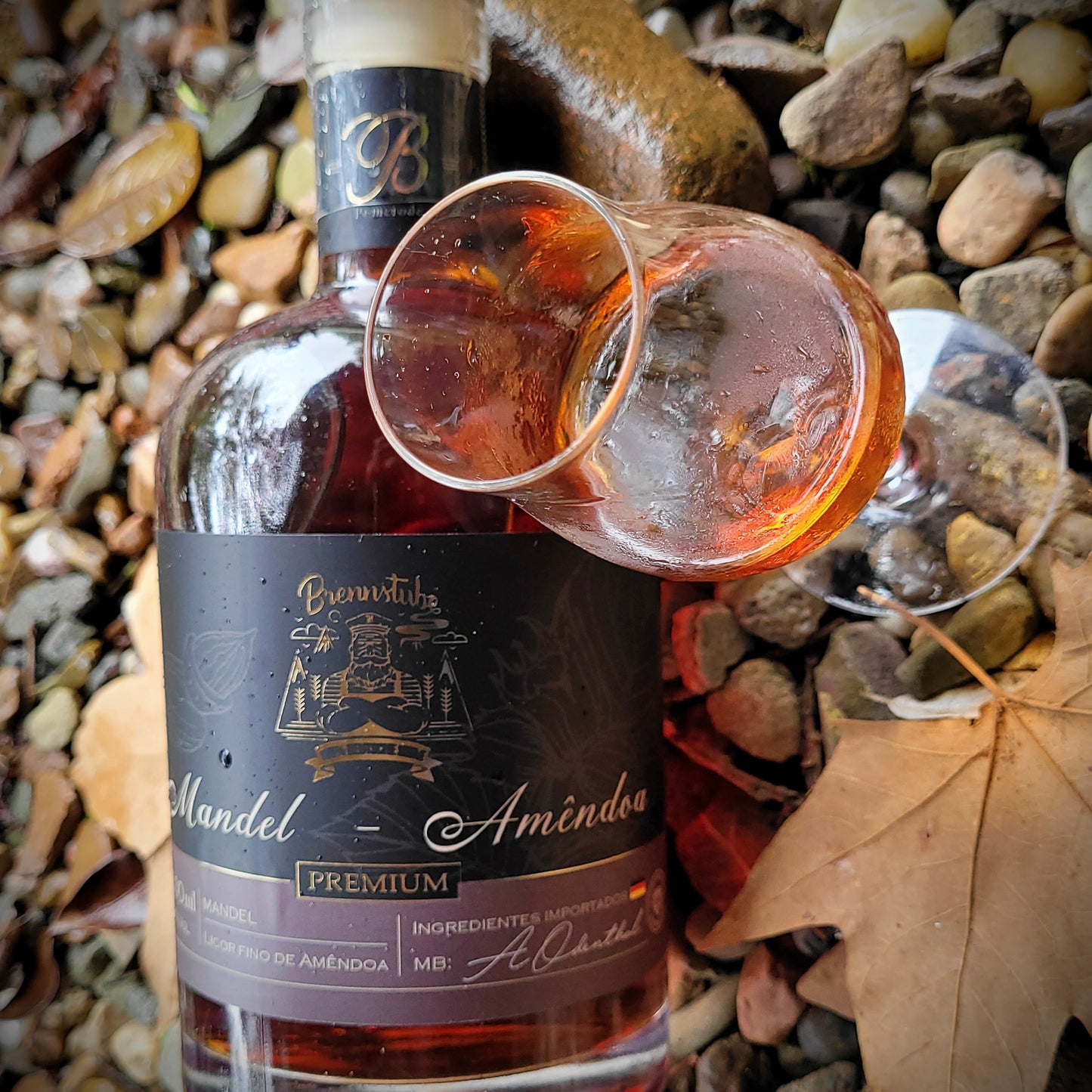 Mandellikör Brennstube – Licor artesanal de amêndoas