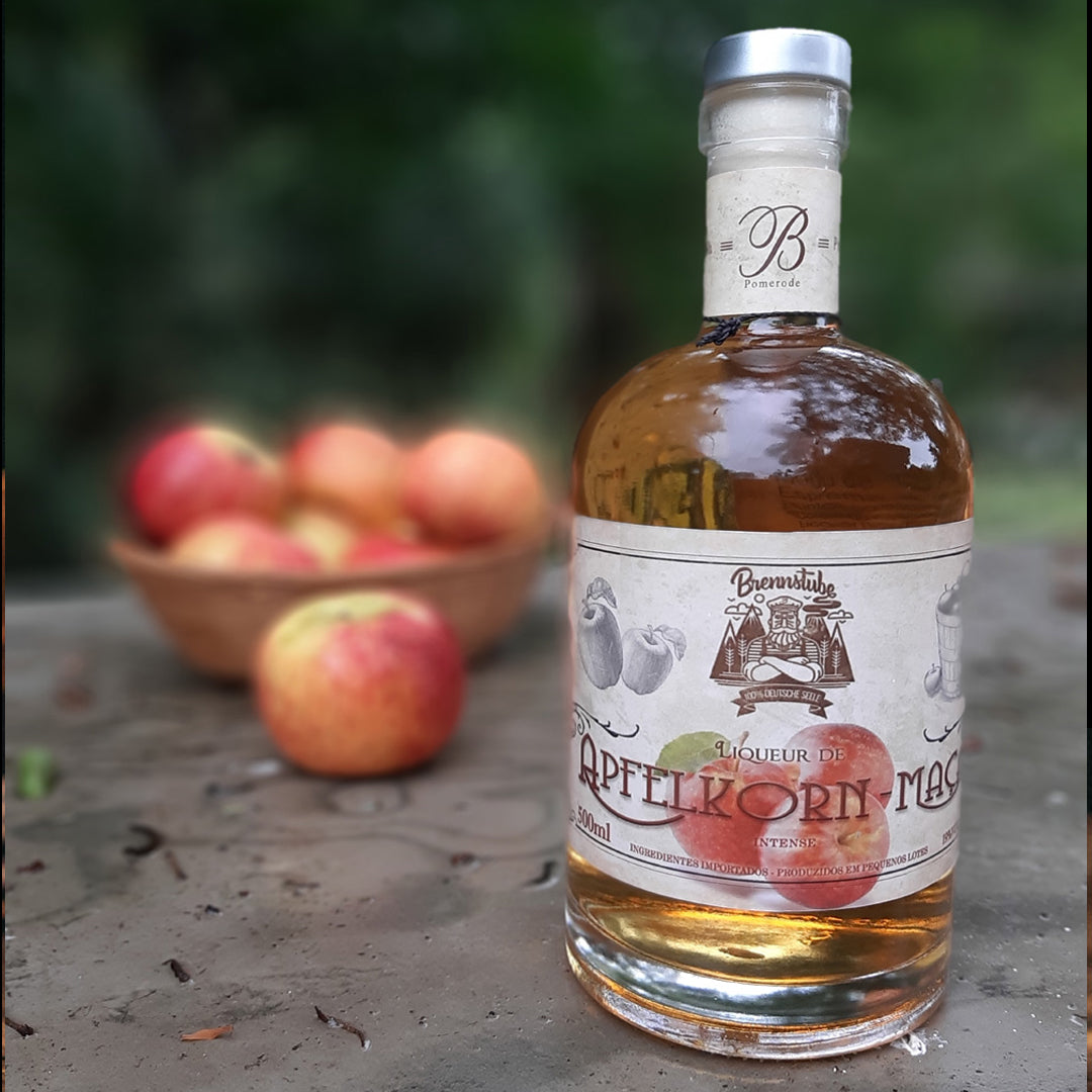 Apfelkorn Brennstube - Licor Artesanal de Maçãs estilo alemão, frutado e suave, ótimo para beber gelado ou em coquetéis leves.