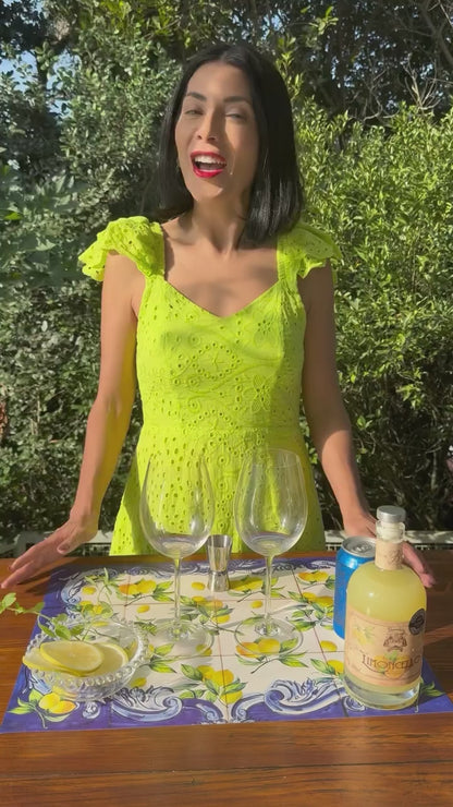 Limoncello Brennstube - Licor de Limão Siciliano Premiado - artesanal, natural, refrescante e aromático. Ideal para servir bem gelado após o jantar ou usar como base em drinks cítricos.